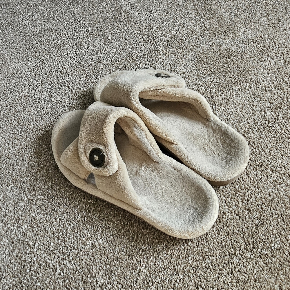 Vionic Pauline Fur Slides/Slippers size 8